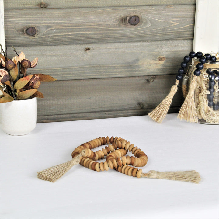 5904 - Akaida Wood Tassel Décor