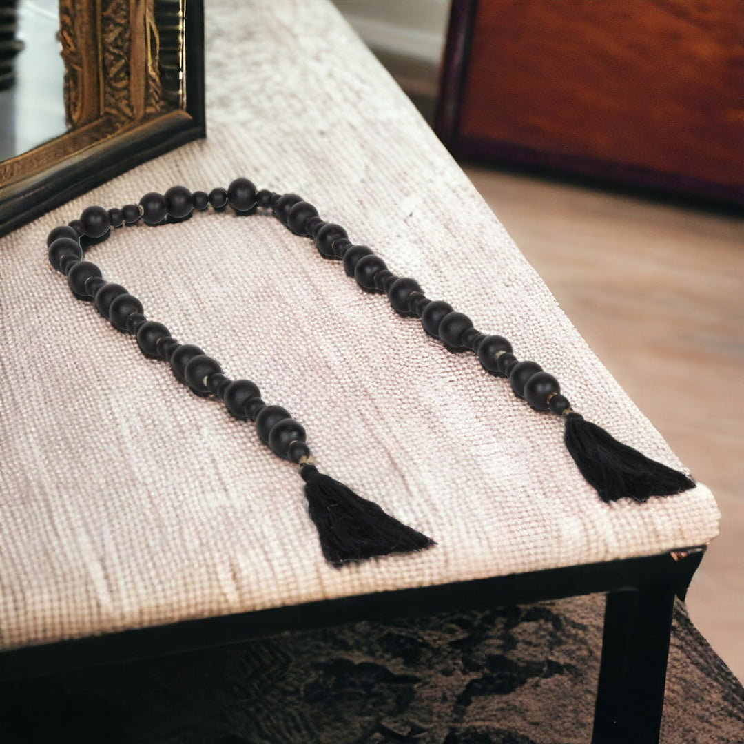 5908 - Akaida Black Tassel Décor