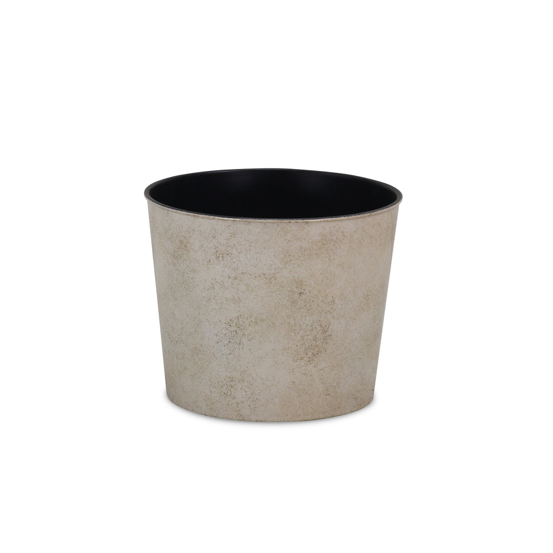 PP-102 - 7" Round Plastic Pot