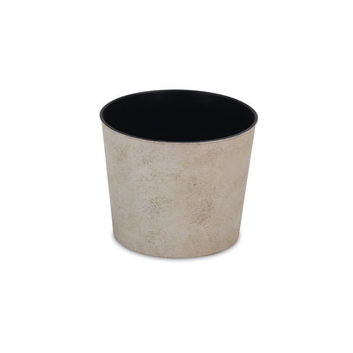 PP-102 - 7" Round Plastic Pot